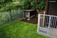 Hundeh�tte im Welpenauslauf